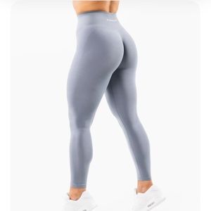 Alphalete amplify legging. Size small. Still water color